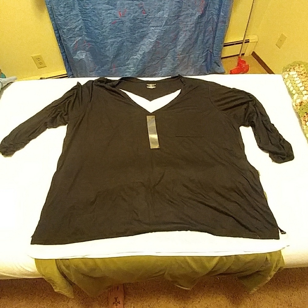 Quarter sleeve top.